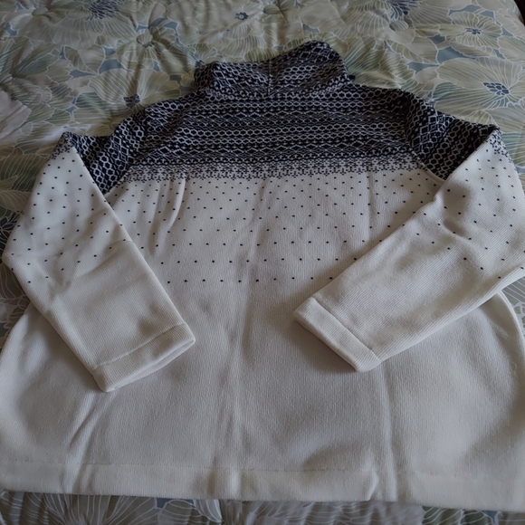 Vineyard Vines Black and White Fair Isle Sweater Fleece Funnel Neck - Picture 3 of 6